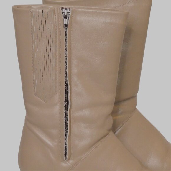 Vintage 80's / 90's Beige White Cross Leather Lined Women dressy Booth Size 8 - Picture 6 of 12